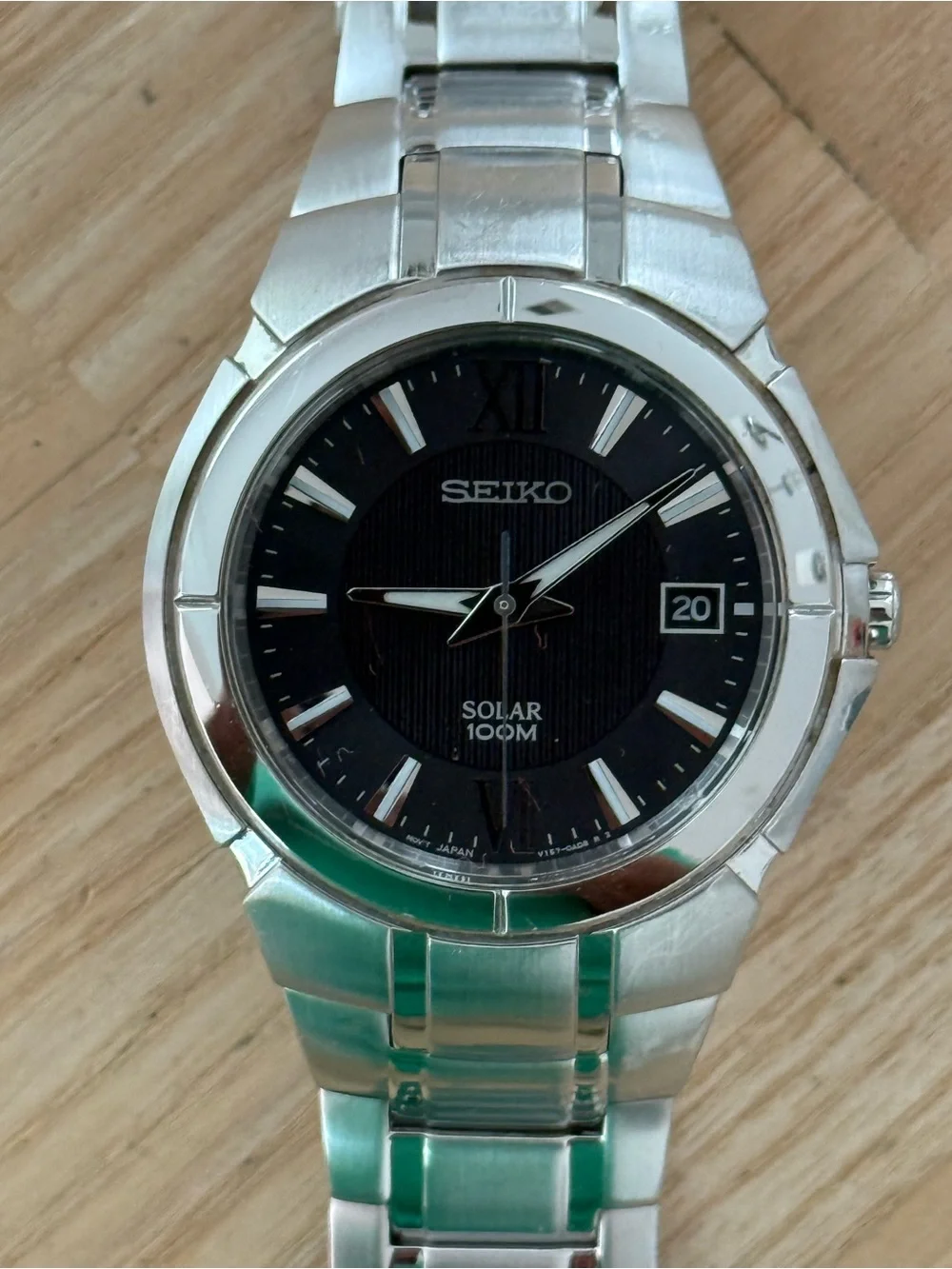 Seiko Solar Luxury Watch Black Dial Stainless Steel Bracelet Case Date Window